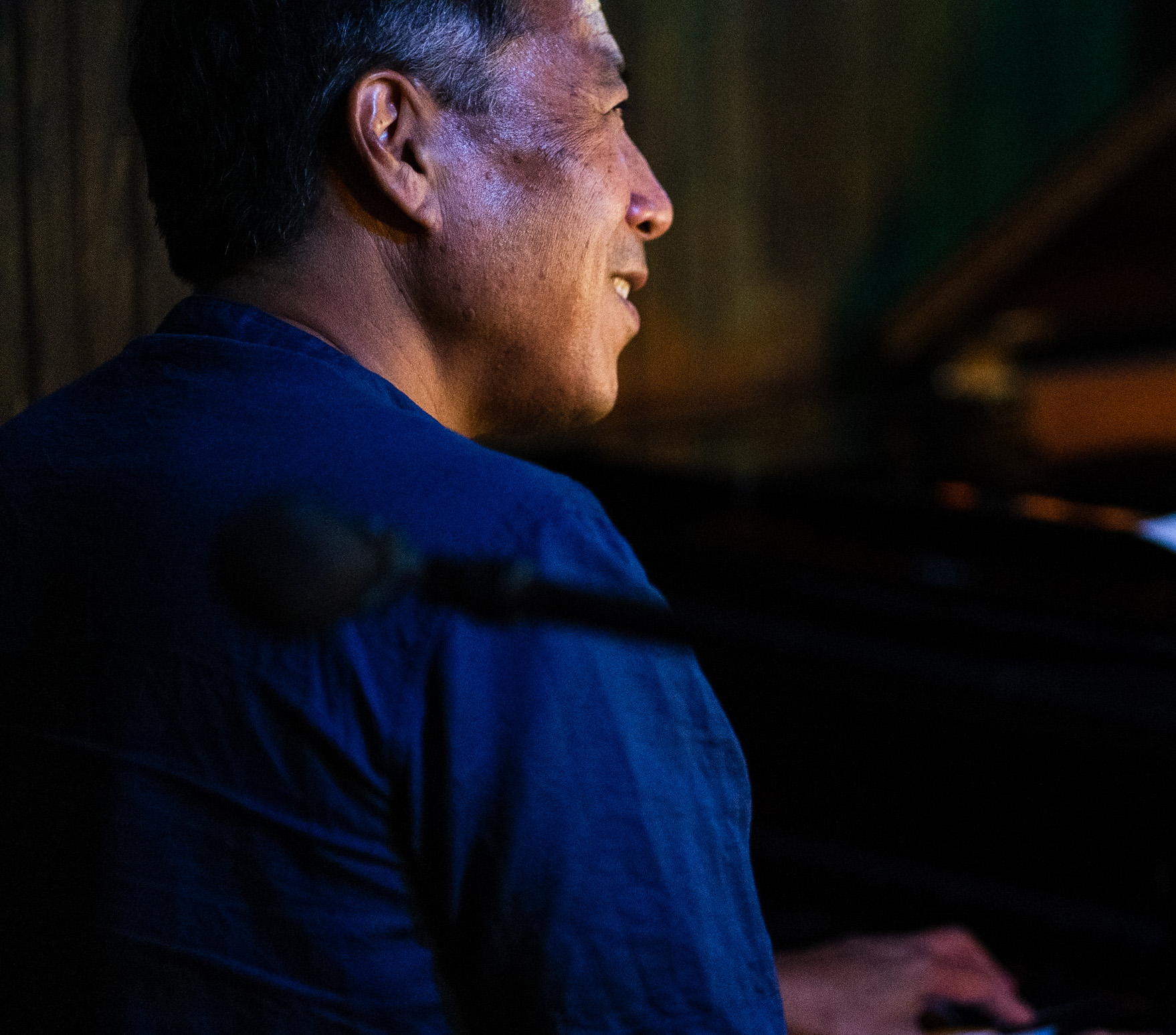 David over shoulder at Elephant Room